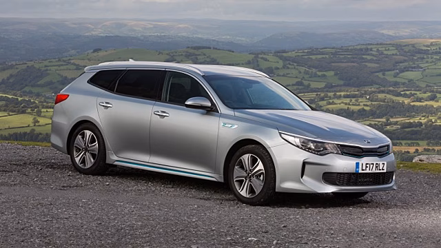 KIA начинает продажи гибридного универсала Optima SW PHEV