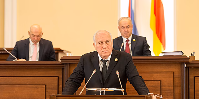 Депутаты парламента Северной Осетии обсудили, как реформировать  систему общественного транспорта во Владикавказе