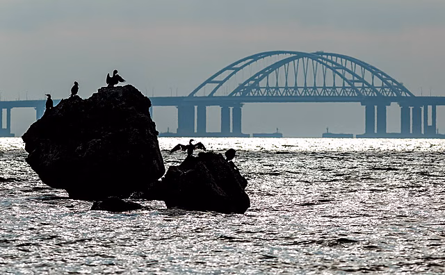 Движение по Крымскому мосту временно перекрыли