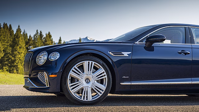 Крылья будущего: почему Bentley обновила легендарный логотип