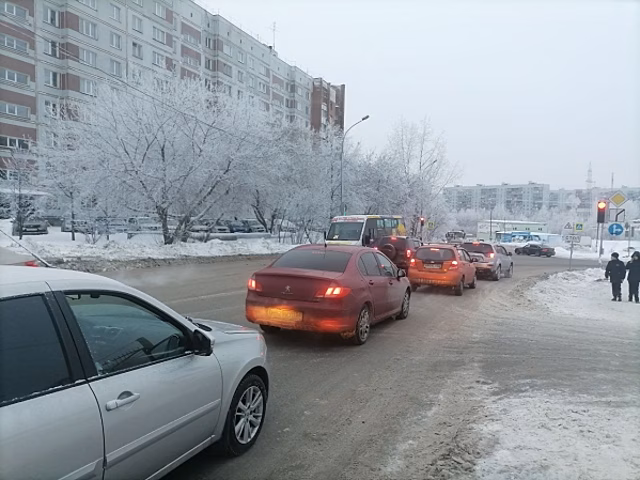 Предновогодний коллапс в Новосибирске: виноват в пробках не только праздник