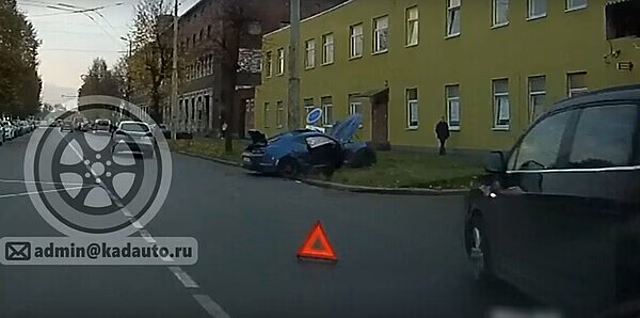 Машину не могли открыть: в Калининграде на Chevrolet Camaro разбился 38-летний нейрохирург