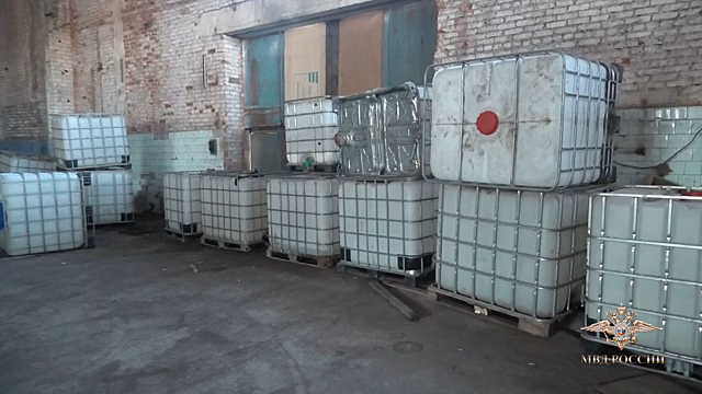 Полицейские обнаружили подпольный цех, где незаконно производилась алкогольная продукция