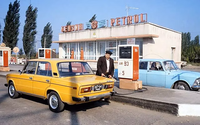 Сколько стоил бензин в Советском Союзе