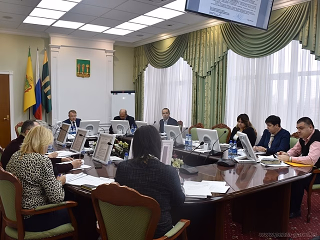 В Пензе ураган повредил крыши двух жилых домов