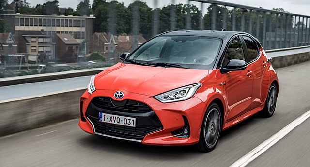 Toyota Yaris вошла в пятерку самых популярных автомобилей в Японии