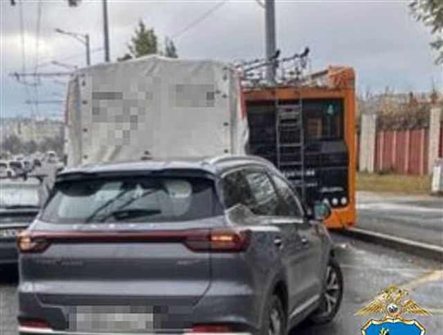 В Самаре произошло ДТП с участием троллейбуса