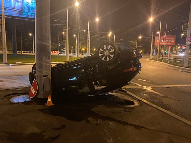 Собрал две попутки и перевернулся: подробности ДТП с Infiniti на кольце Луначарского в Самаре