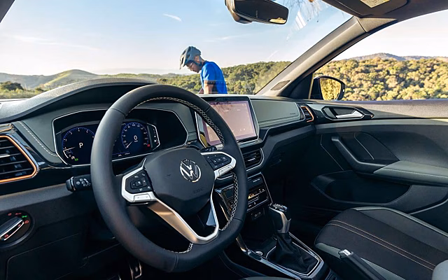 Volkswagen T-Cross завезли в РФ по параимпорту от 1,3 млн рублей
