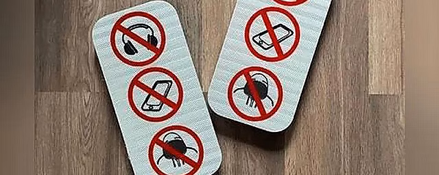 В Петербурге пешеходов хотят отвлечь от смартфонов с помощью табличек