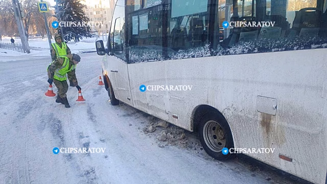 «ГАЗель» сбила женщину на Орджоникидзе после столкновения с «Уралом»