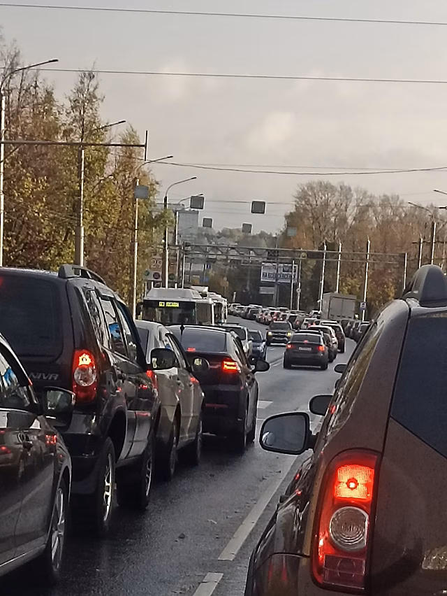 Кострома встала в огромную пробку на мосту