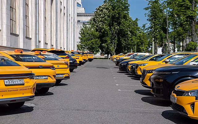 Назван лучший таксист Москвы