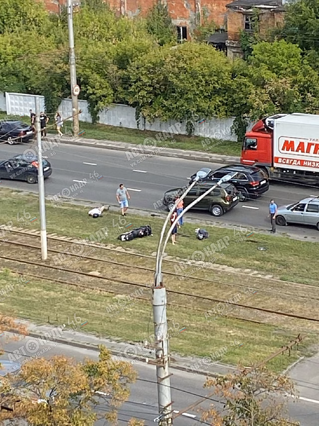 В Курске в аварии пострадали пассажир и водитель мотоцикла