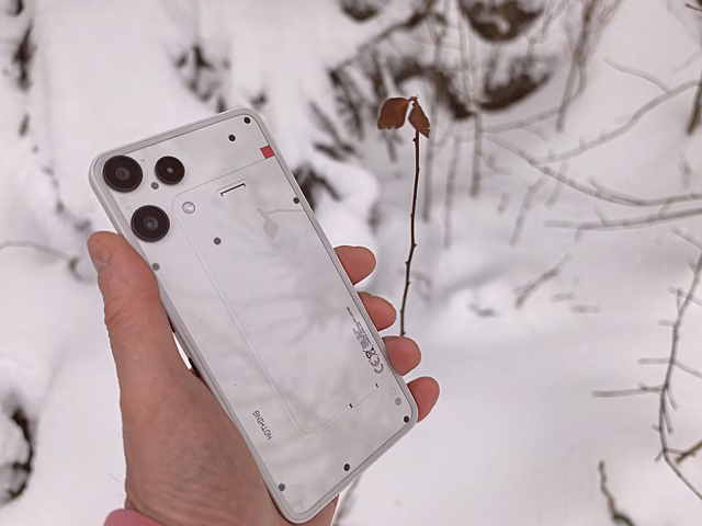 "РГ" представляет обзор смартфона Nothing Phone (3A) Lite