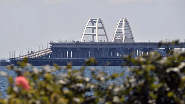 Очереди на подходах к Крымскому мосту увеличились до 1 230 машин