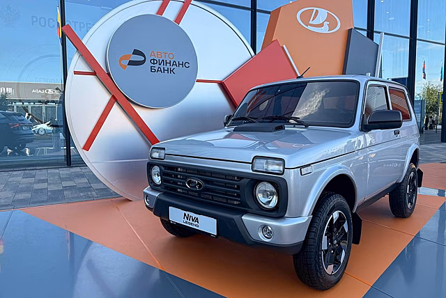 Россиянам назвали приемлемую цену обновленного внедорожника Lada