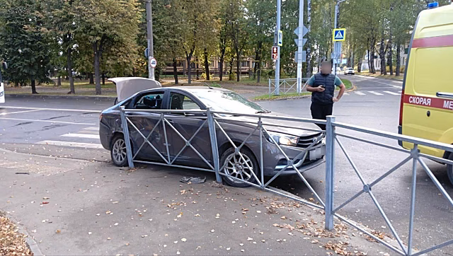 Первоклассница пострадала во время аварии в Костроме по дороге в школу