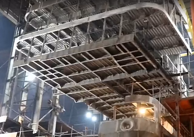 На «Красном Сормове» показали, как устанавливают кормовую часть на «Карелию»