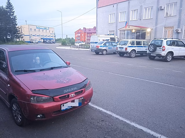 Женщина за рулем украденного автомобиля попалась правоохранителям в Кузбассе