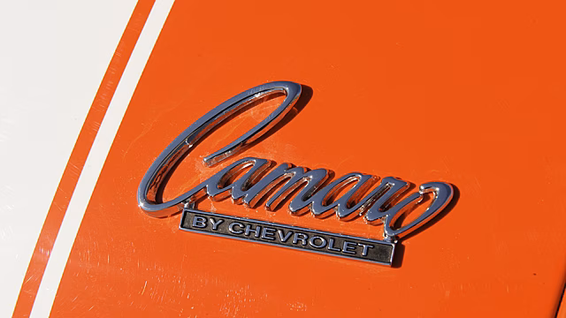 «Маленький зверь, питающийся Мустангами»: история Chevrolet Camaro