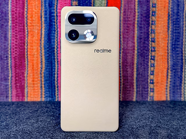 Фотограф-марафонец в дизайнерском пальто: Обзор смартфона realme 16 Pro+