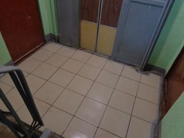 Санитарное состояние подъезда на Кантемировской взято под контроль властями