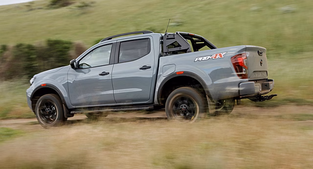 Продажи нового пикапа Navara начала компания Nissan
