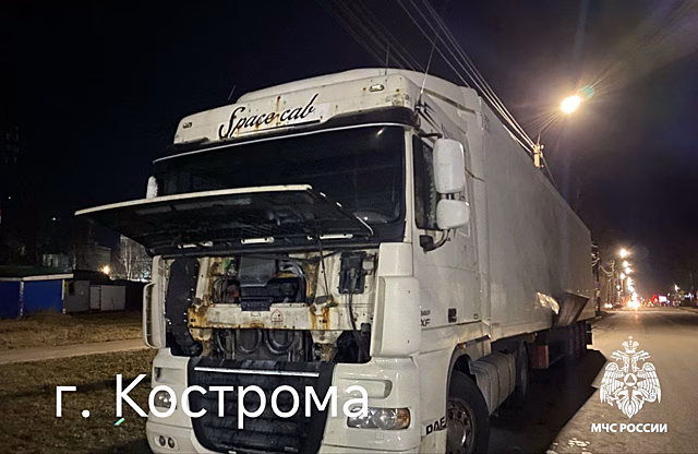 Фура загорелась в Костроме