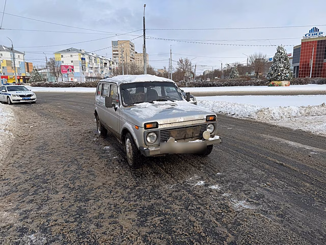 В Оренбурге на проспекте Дзержинского под колеса «Нивы» попал мужчина