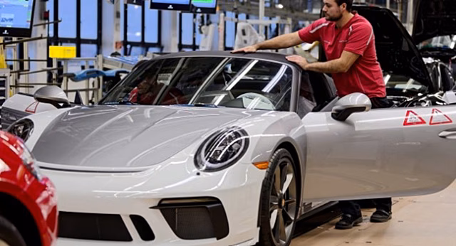 Компания Porsche отзывает в КНР более 250 машин из-за дефекта в подвеске