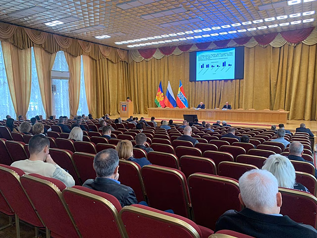 В администрацию Армавира стало поступать меньше жалоб от горожан