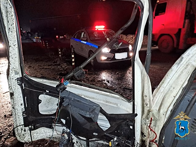 В Самарской области после аварии с тремя грузовиками госпитализировали мужчину