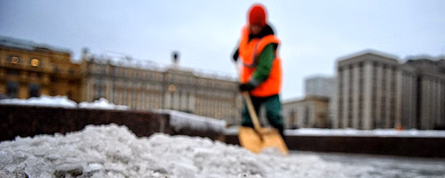 В Петербурге усилят контроль за расходом соли на дорогах