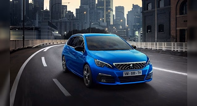 Peugeot 308 доступен в Великобритании с обновленным салоном