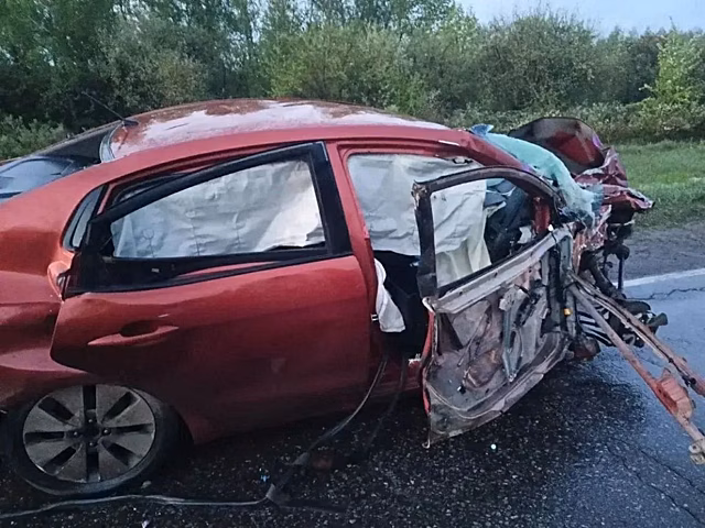 Водитель из Тульской области попал в лобовое столкновение