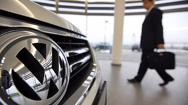 На бывшем заводе Volkswagen под Калугой найдены тысячи иномарок