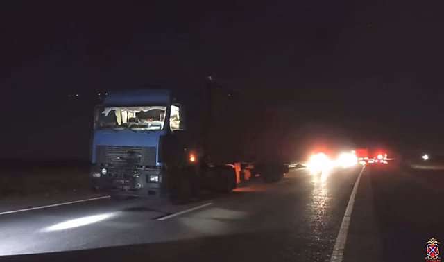 На трассе в Волгоградской области грузовик насмерть сбил женщину