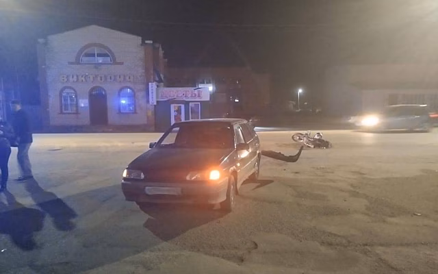 За рулём попавшего в ДТП мопеда в Туме сидел 13-летний мальчик