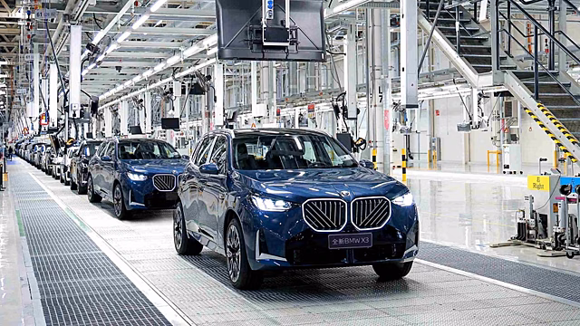 В Китае начали выпускать кроссоверы-лимузины BMW X3