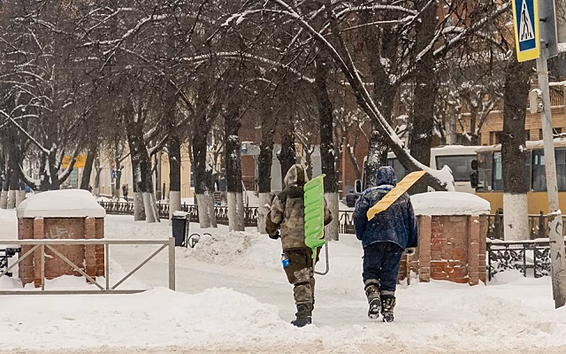 Рязань вошла в ТОП-10 городов, где в январе резко вырос спрос на снегоуборочные лопаты