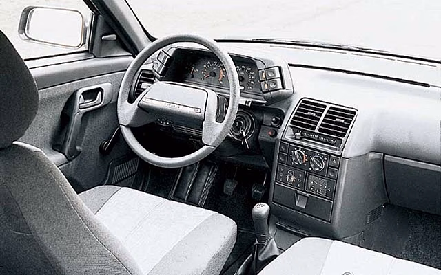 Авто с моторами до 1,5 л: известны самые популярные в РФ