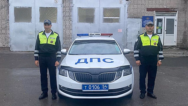Новосибирские автоинспекторы доставили в больницу мужчину, повредившего электроинструментом руку