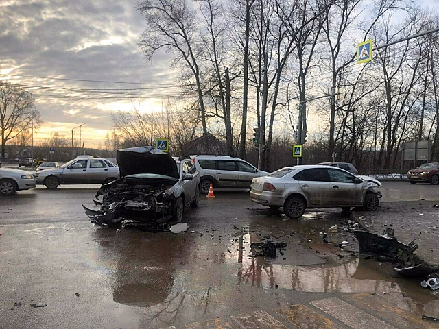 На Слободском тракте в Кирове серьезное ДТП