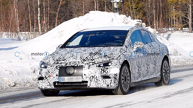 Mercedes EQE снова зашпионил с серийным кузовом и фарами