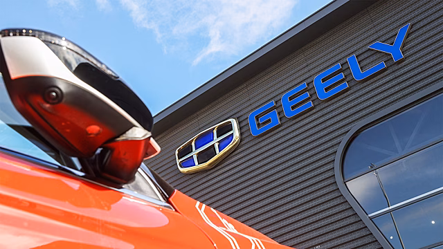Geely отреагировала на сообщения о массовых поломках своих автомобилей в России
