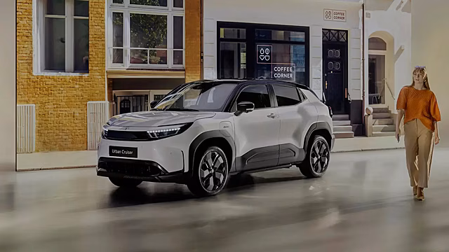 Toyota и Stellantis выходят из CO2-пула Tesla, меняя стратегию к 2026 году