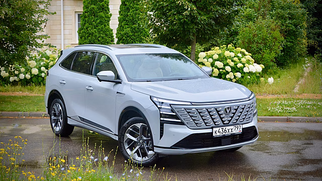 Этот «китаец» подготовился к России: чем удивил новый Changan CS75 Plus