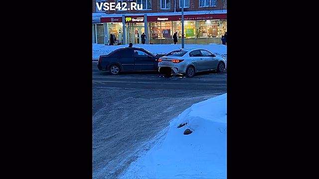 ДТП с участием такси произошло в центре Кемерова