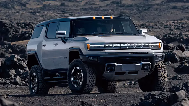 Представлен Hummer EV SUV 2026 с эксклюзивным пакетом Carbon Fiber Edition